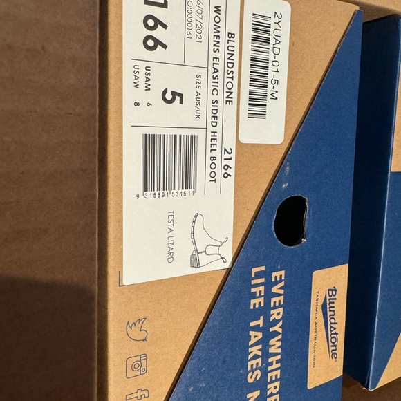 Blundstone Embossed Leather Boot. 2166. Dress boot. Elastic sided. Size: 7, 8, 9 - Picture 8 of 14